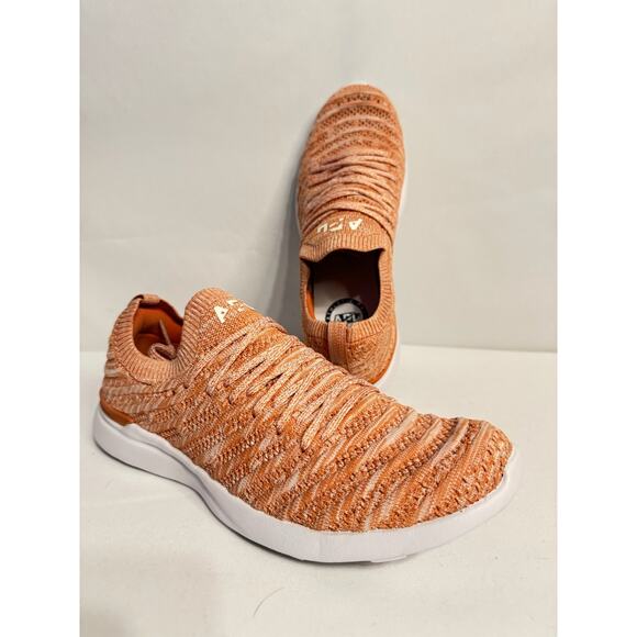 APL unisex 15709 orange 7.5 NWT